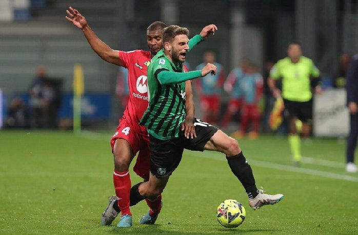 Soi kèo Sassuolo vs Monza, 23h30 ngày 2/10