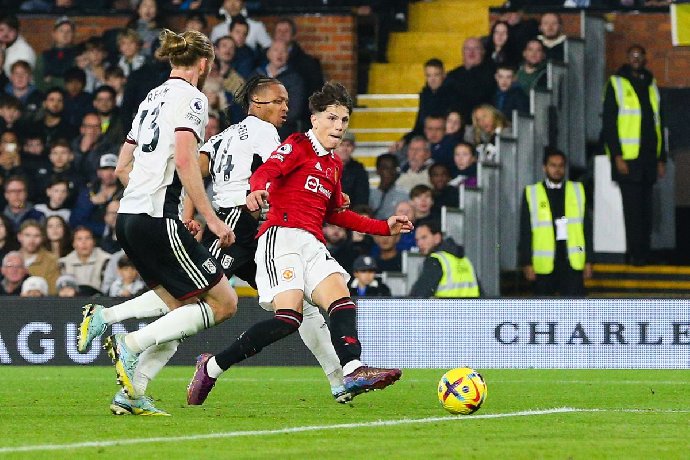 Soi kèo phạt góc - tài xỉu Fulham vs Man United, 19h30 ngày 04/11