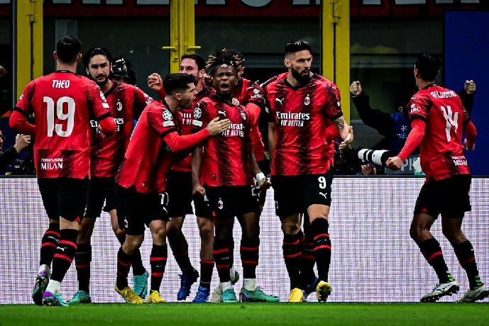 Soi kèo AC Milan vs Frosinone, 2h45 ngày 3/12