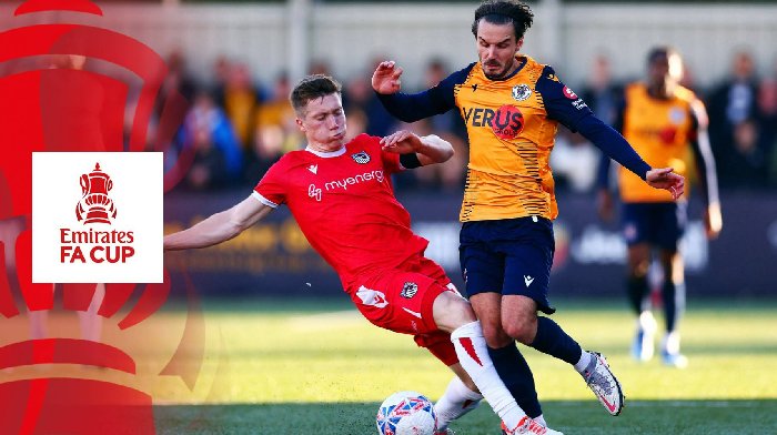 Soi kèo Grimsby Town vs Slough, 2h45 ngày 15/11
