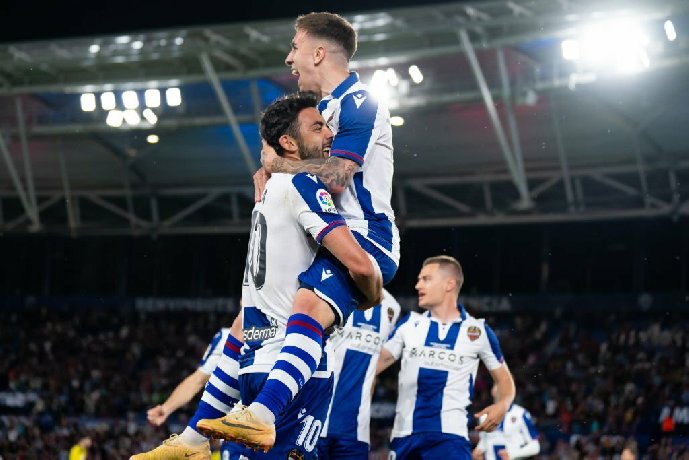 Soi kèo Atzeneta vs Real Zaragoza, 2h ngày 15/11
