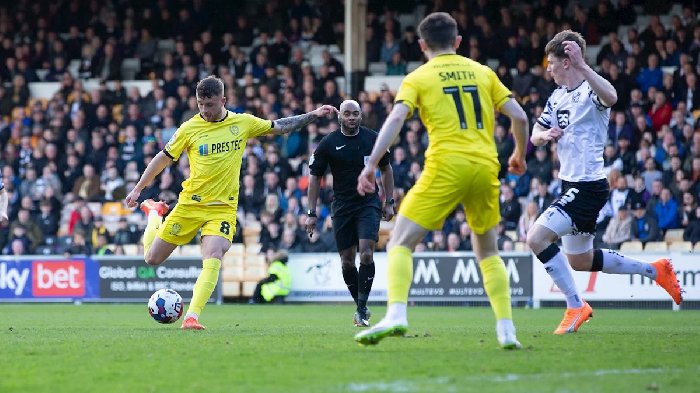 Soi kèo Burton Albion vs Port Vale, 02h45 ngày 15/11