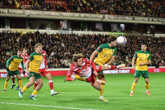 Soi kèo Horsham vs Barnsley, 02h30 ngày 15/11