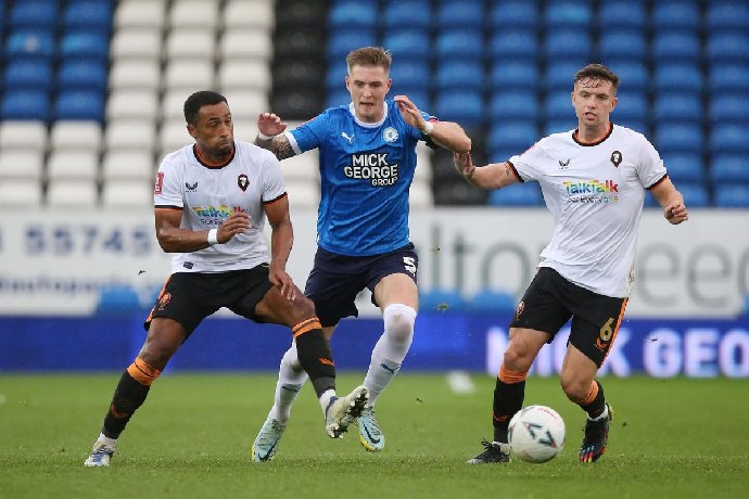 Soi kèo Salford City vs Peterborough United, 02h45 ngày 15/11