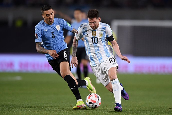 Soi kèo phạt góc - tài xỉu Argentina vs Uruguay, 07h00 ngày 17/11