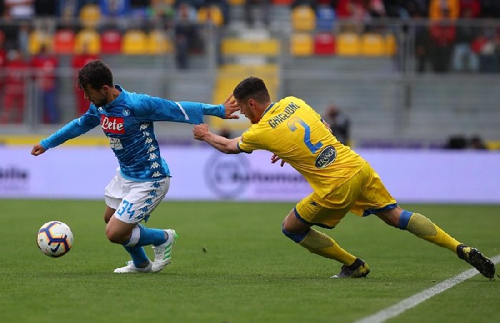 Soi kèo Frosinone vs Napoli, 23h30 ngày 19/8