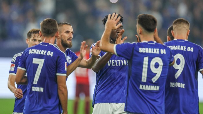 Nhận định Kaiserslautern vs Schalke, 00h30 ngày 27/1: Chìm sâu trong khủng hoảng