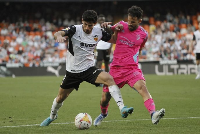 Soi kèo Valencia vs Osasuna, 0h30 ngày 28/8