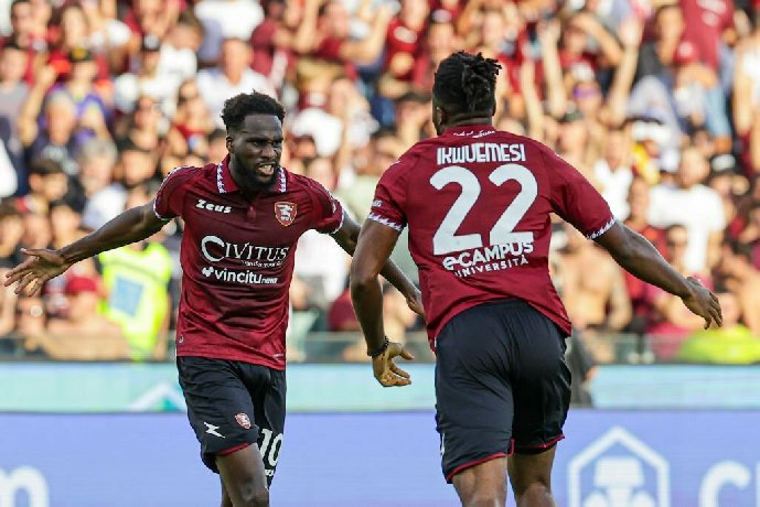 Soi kèo Genoa vs Salernitana, 1h45 ngày 28/10