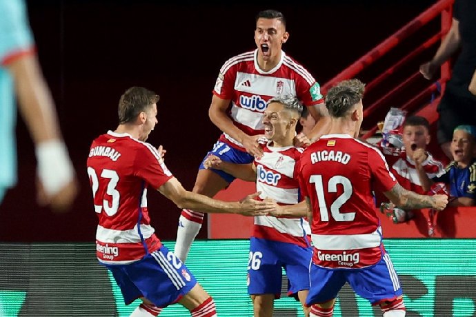 Soi kèo Arosa vs Granada, 01h00 ngày 3/11