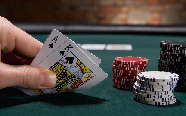 Poker – Game bài hack não