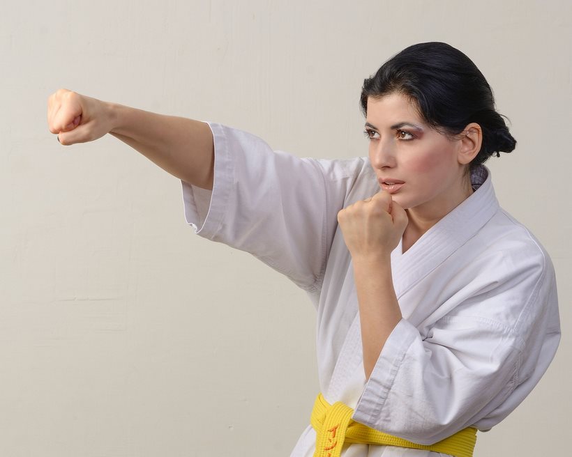 Người học đến đai vàng Karate có trình độ cơ bản.