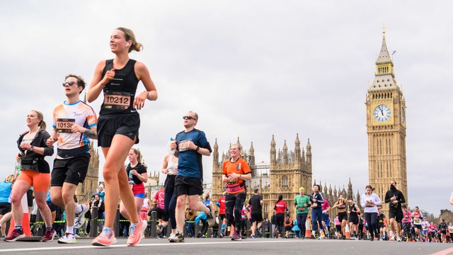London Marathon là một cuộc đua nổi tiếng quốc tế diễn ra ở London