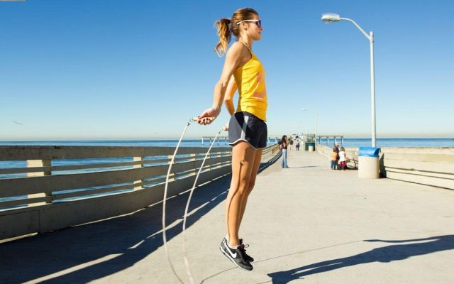 Nhảy dây giúp tăng cơ của bắp chân cực kỳ hiệu quả
